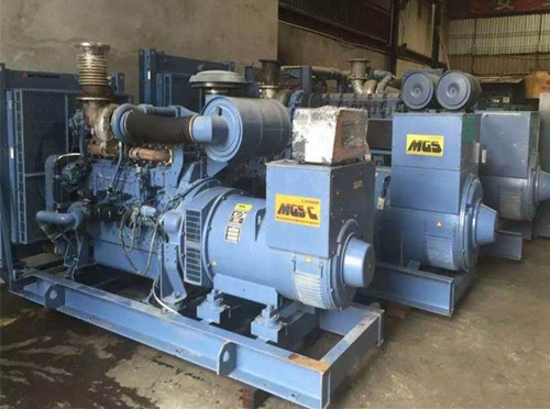 阳春发电机组带负载降电压是什么原因照成的？