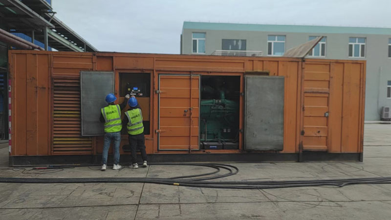 阳春如何检查柴油发电机组的机油油位？